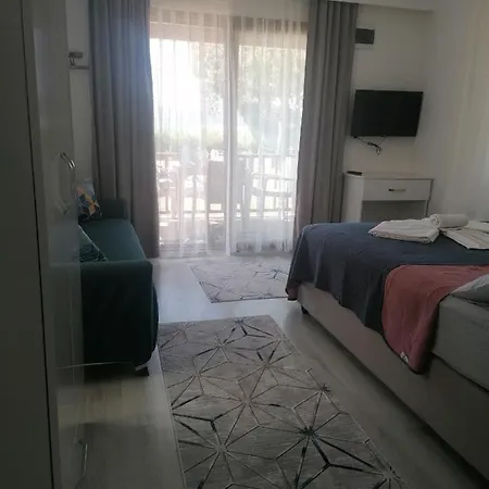 Derin Bungalov فندق مبيت وإفطار مرمريس